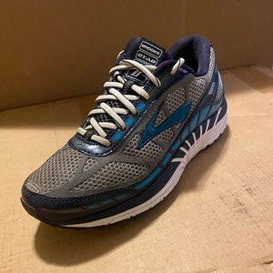 BROOKS DYAD 7.5 WOMEN'S SIZE US ATHLETIC RUNNING WALKING SHOES GRAY BLUE